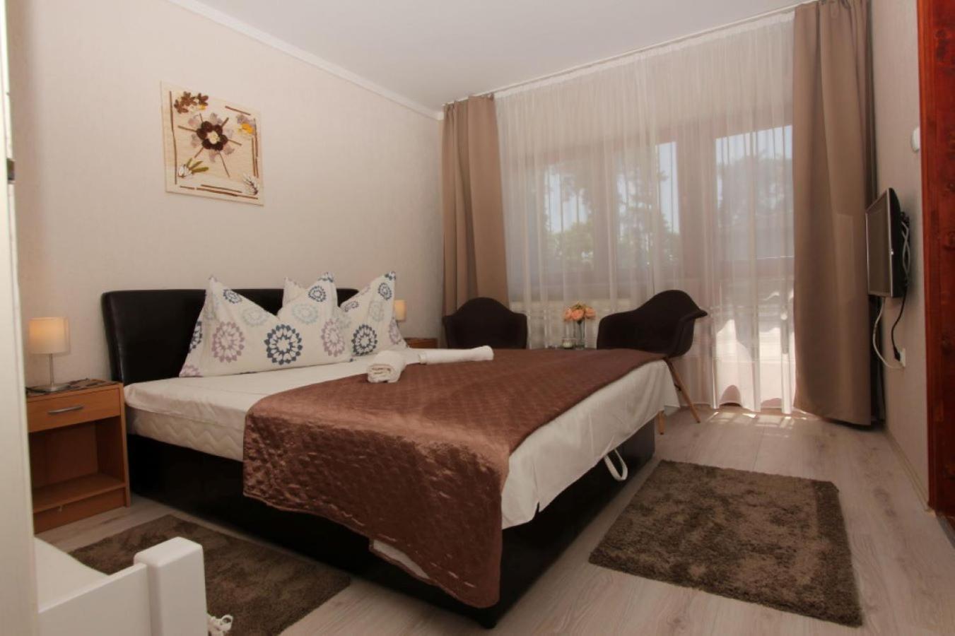 Ariel Apartmanok Шіофок Екстер'єр фото